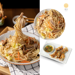 ผัดหมี่ซั่ว + เกี๊ยวซ่า 5 ชิ้น