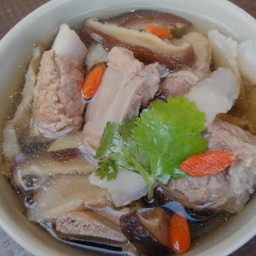 ซี่โครงหมูตุ๋นยาจีน 中药炖排骨