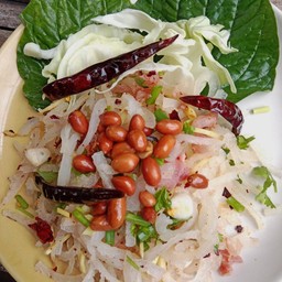 ยำหนังหมู