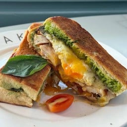 Pesto,Chicken & Egg Sandwiches(LM)