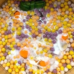 บัวลอยคุณหนู ตลาดกระเทียม 1