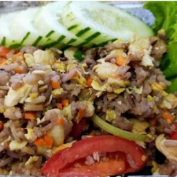 ข้าวผัดอกไก่