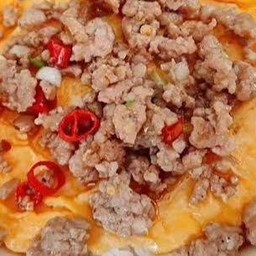 ข้าวไข่ข้นหมูสับพริกกระเทียม