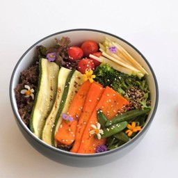 Grilled And Fresh Veggies Salad