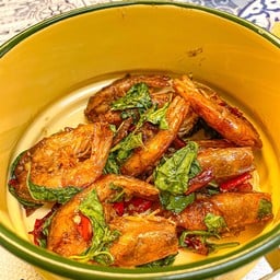 กะเพรากุ้งกรอบ Size M + ไข่ดาว 2 ฟอง