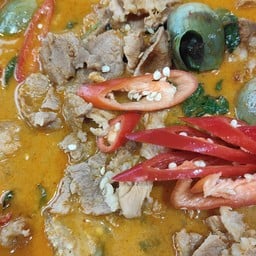 แกงพะแนงหมู