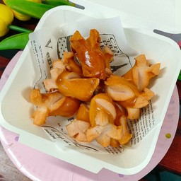 ไส้กรอกไก่หนังกรอบ (Crispy skin chicken sausage)