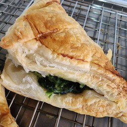 พายผักโขมอบชีส