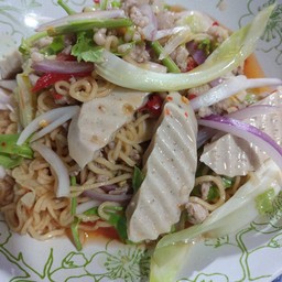 ยำมาม่า หมูยอ