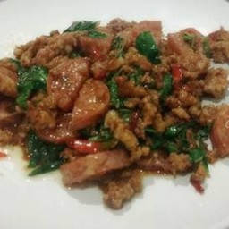 ผัดกระเพราแหนมหมูสับ