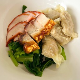 หมูแดง +หมูกรอบ+เกี๊ยวหมู