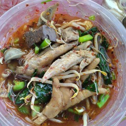 ก๋วยเตี๋ยวไก่มะระ ฉลองกรุง