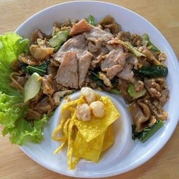 ผัดซีอิ๊วคั่วไฟแดง