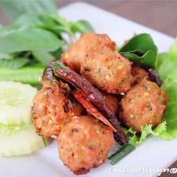 ลาบหมูทอด
