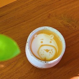 ลาเต้ร้อน- hot latte