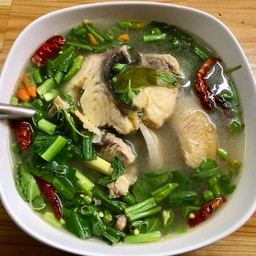 ปลาบึกต้มยำ