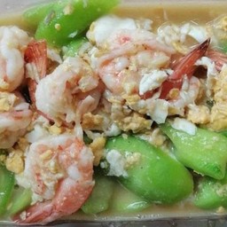 ผัดบวบใส่กุ้ง + ข้าวไรซ์เบอร์รี่