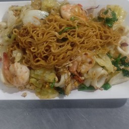 ผัดมาม่าหมู