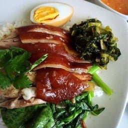 ข้าวขาหมู หมูกรอบ หมูแดง ซอยเรวดี57
