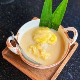 ปรางค์ทิพย์ข้าวเหนียวมะม่วง ตลาดเวิลด์มาร์เก็ต