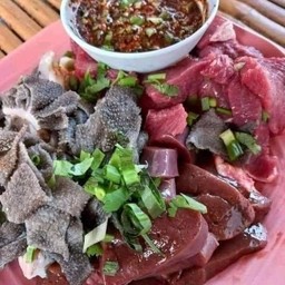 ซอยจุ๊เนื้อสดรวมเครืองใน
