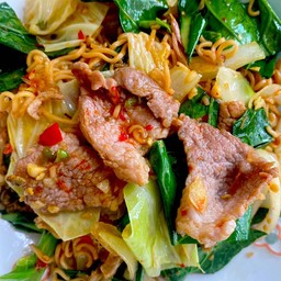 มาม่า ขี้เมา หมูไม่เมาก็กินได้