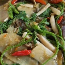 แกงเห็ดรวมหน่อไม้