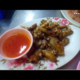 ไส้ทอดกระเทียม