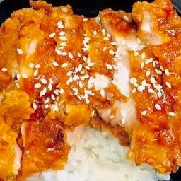 ข้าวไก่กรอบซอสเกาหลี