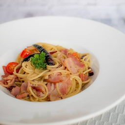 I5 สปาเก็ตตี้เบคอนผัดพริกแห้ง  [Spaghetti Spicy Bacon ]