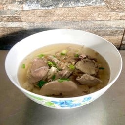 ก๋วยจั๊บน้ำใส  เครื่องใน พิเศษ