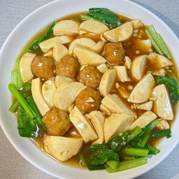 เต้าหู้ตุ๋นลูกชิ้นหมู