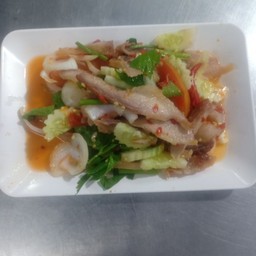 ยำคอหมูย่าง