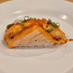 ซูชิแซลมอนซอสสไปซี่