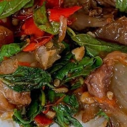 ข้าว+กระเพราเนื้อชิ้น