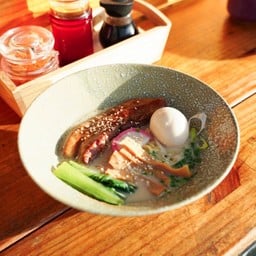 ราเมงเห็ดทรัฟเฟิลหมูตุ๋น