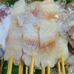 ปลาดอลลี่ย่าง ( น้ำจิ้มมะขาม )