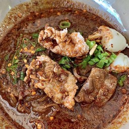 ก๋วยเตี๋ยวหมูน้ำตกลูกชิ้นยักษ์ ต้มยำ