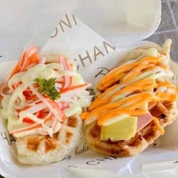 ครอฟเฟิลหน้าปูอัดราดชีสมายองเนส