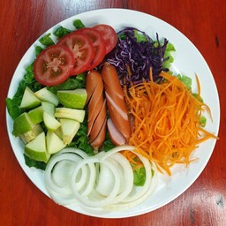 สลัดไส้กรอก (Sausage Salad)