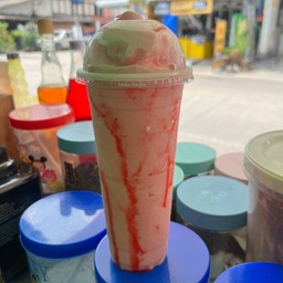 นมสดสตอเบอร์รี่ปั่น