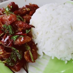 กระเพราเนื้อแดด