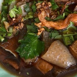 ก.ก๋วยจั๊บน้ำข้น ยูเทิร์นถนนเทพรักษ์