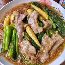ราดหน้าหมูนุ่ม เส้นหมี่