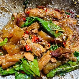 ข้าวกะเพราเอ็นแก้ว