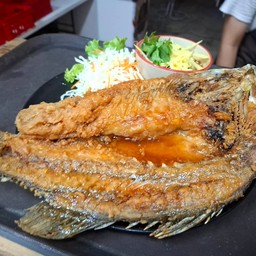 ปลากระพงทอดน้ำปลา