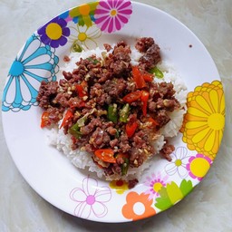 ข้าว เนื้อสับผัดพริกสด