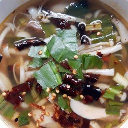 ต้มยำเห็ด  รสเด็ด แซ่บอร่อย 蘑菇冬阴功,好吃,辣,好吃