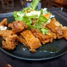 ไก่กรอบซอสน้ำปลา