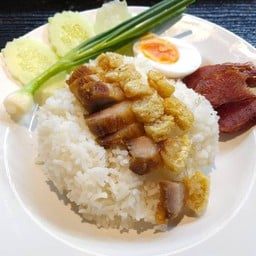 ข้าวหมูกรอบ